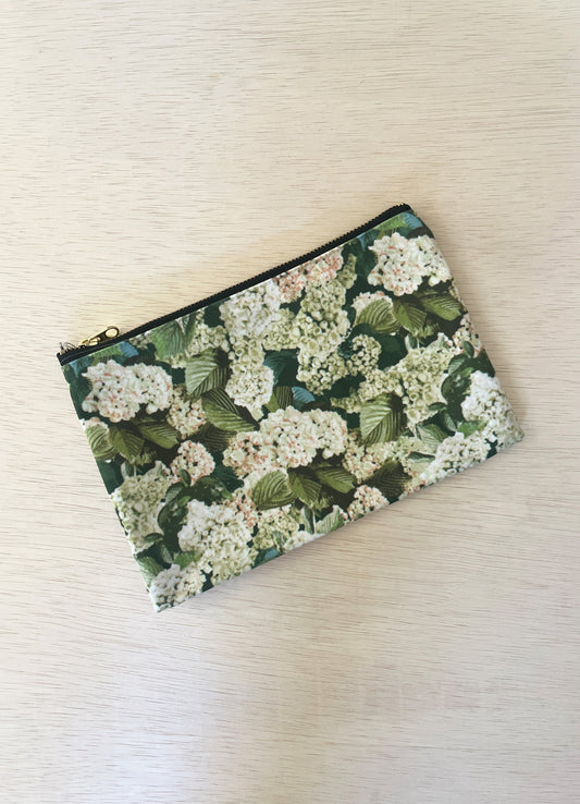 zipper pouch - baby hydrangea