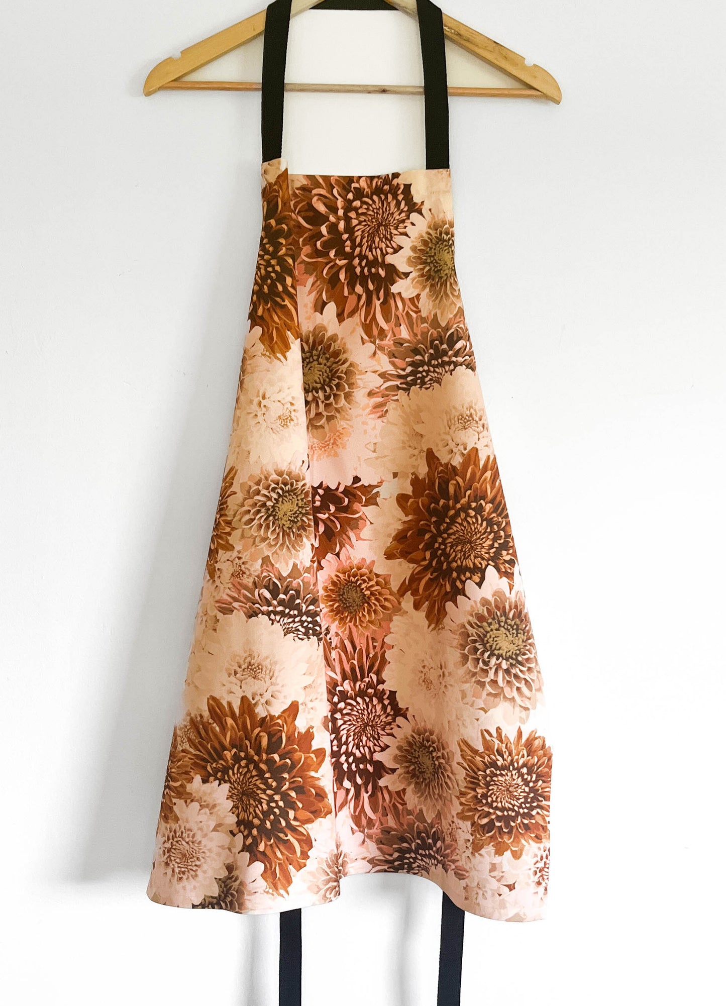 apron - chrysanth rose gold